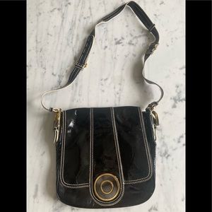 Badgley Mischka patent leather shoulder bag ❤️❤️